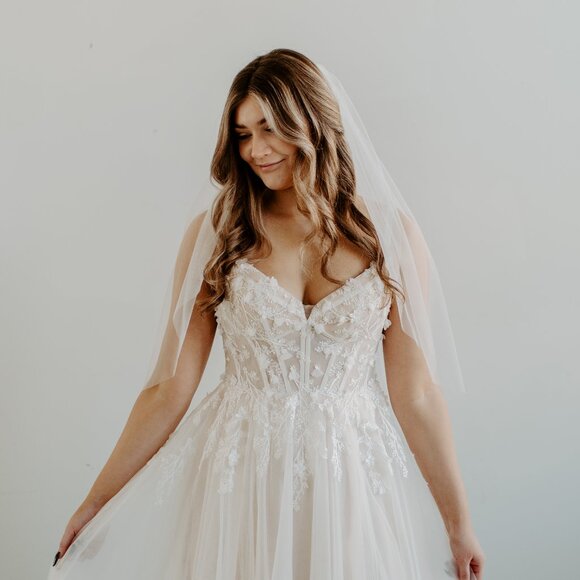 Soft Waist Length (30") Wedding Veil - Picture 4 of 13